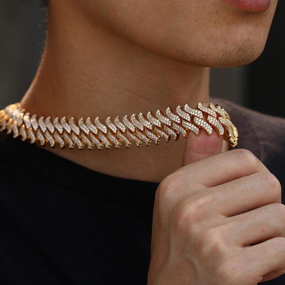 CUBAN LINK CHAIN - PAVE AAA+